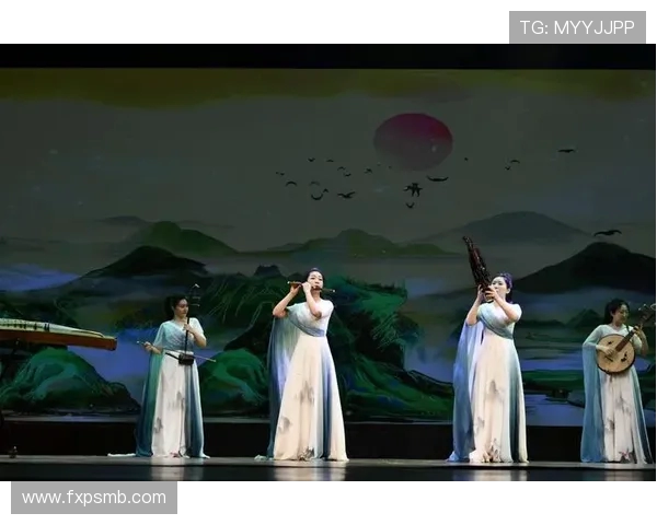 三朵金花翩若惊鸿：凤鸣凌霄演绎东方美学